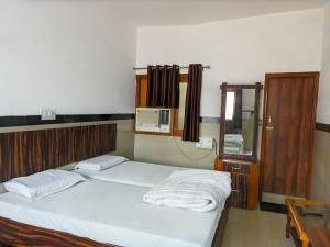 Hotel Goverdhan - Walking to Raja Ki Mandi Railway and 3km from ISBT
