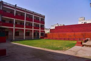 Hotel Goverdhan - Walking to Raja Ki Mandi Railway and 3km from ISBT