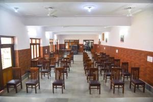 Hotel Goverdhan - Walking to Raja Ki Mandi Railway and 3km from ISBT