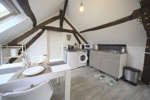 Mon Rêve - By BEST KEYS - Loft Cosy & Charme Authentique - Poutres Apparentes - Centre Ville - Netflix & WiFi Fibre - Smart TV - Machine à Café Nespresso - Check-in Autonome - Parking Facile & Gratuit