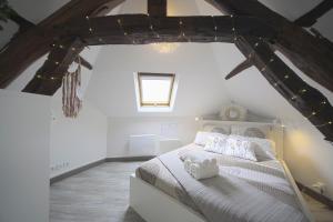 Mon Rêve - By BEST KEYS - Loft Cosy & Charme Authentique - Poutres Apparentes - Centre Ville - Netflix & WiFi Fibre - Smart TV - Machine à Café Nespresso - Check-in Autonome - Parking Facile & Gratuit