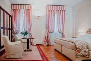 Superior Double Room room in Hotel De La Ville