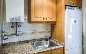 Gorgeous Apartment In Oropesa Del Mar