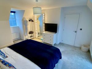 Holly House - Executive Rural Home with Jacuzzi