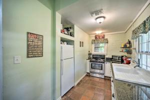 Wimberley Home on Creek and Close to Downtown!