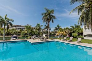 Mexican Lagoon front Villa by CASA PARAISO