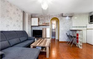 3 Bedroom Lovely Home In Torrevieja