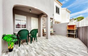 3 Bedroom Lovely Home In Torrevieja