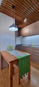 Mikaelas Crib- 1 Bedroom flat @ Arezzo Place Condominium