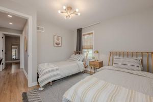 Modern Boho house in Lombard 7 min to Metra