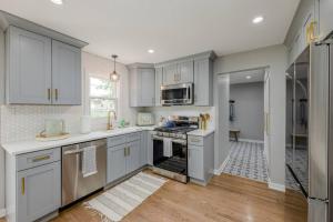 Modern Boho house in Lombard 7 min to Metra