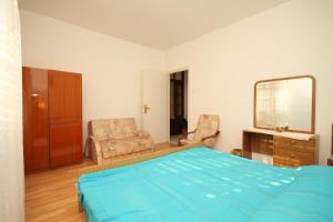 Apartments by the sea Ugljan - 348