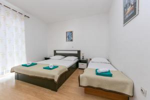 Apartment Gradac 14708b