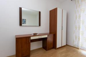 Apartment Gradac 14708b