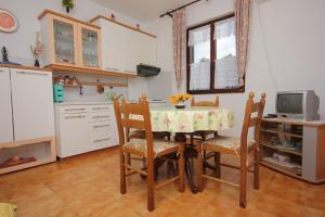 Apartments by the sea Cove Mala Lamjana, Ugljan - 827