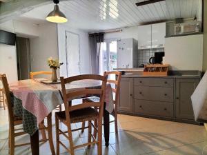 Gîte familial à la ferme avec jardin clos, proche Forêt dOrléans et étangs, lits faits, jeux enfants - FR-1-590-88