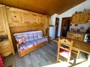 Studio 4 pers. sur les pistes avec balcon et parking - FR-1-459-193