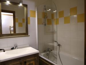 Appartements Appartement Aussois, 2 pieces, 6 personnes - FR-1-508-280 : photos des chambres