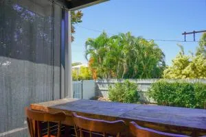 Mooney St Manor - Saunders Beach