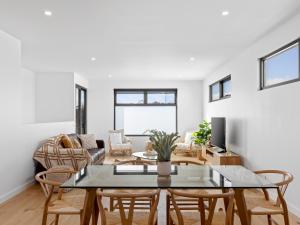 541 - 3 Bedroom Townhouse - Centrally Located- Free Parking - Free WIFI