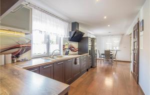 4 Bedroom Nice Home In Huta Wielka