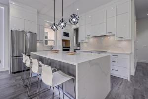 Charming, Cheerful, Exquisite 4 BR house, free wifi, free parking, free cancelation