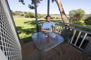 湖畔旅游园度假村 - 纳拉库特