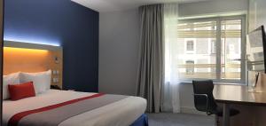 Hotels Holiday Inn Express Paris-Canal De La Villette, an IHG Hotel : photos des chambres