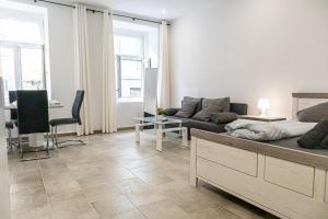 Central 2BR Apartment Bright & Spacious