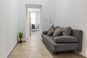 Central 2BR Apartment Bright & Spacious