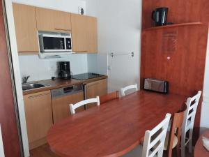 Duplex au calme 7 couchages, balcon sud, parking, piscine couverte, fitness, proche pistes et centre - FR-1-404-244
