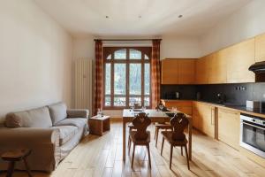 Central Majestic Apartment Near Skiing - Happy Rentals