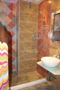 Phòng Gia Đình cho 5 Người Lớn (Family Room for 5 Adults)