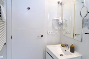 vallespin 43 parking, wifi