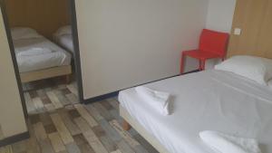 Hotels Welcomotel Limoges : Chambre Familiale Standard