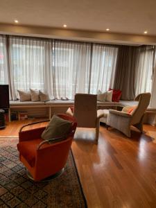 Ruim appartement vlakbij zee met parking