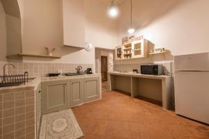 Toscanella Romantic by Mmega