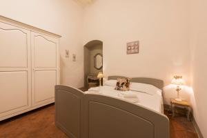 Toscanella Romantic by Mmega