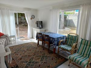 Onrus Garden Cottage, Sunny and Spacious