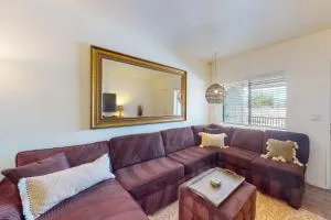 Garnet Getaway - Vail