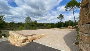 B&B / Chambres d'hotes LES ROCHES DE BAUDISSET : photos des chambres