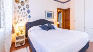 CORAZZA 6&1, Emma Villas