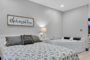 Barnwood Suite - Main Street Lodge in Berlin