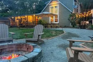 100-Year-Old Farmhouse with Hot Tub on 5 Acres! - Vaughn