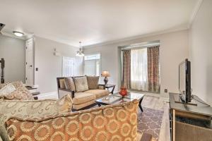 Pond-View Deck and Pool Table Woodbridge Haven!