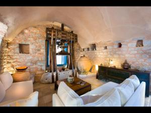 Arapakis Historic Castle