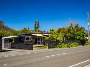 Pukeko Cottage - Pohara Holiday Home - Motupipi