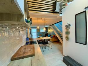 LOFT BULOT MAYO’S à 200 Mètres de la plage .