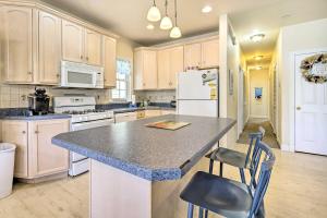 Sunny Ocean City Retreat about Qtr-Mi to Beach!