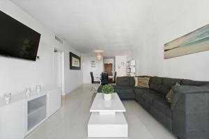 Oceanfront Luxury Condo - Private Beach Access, Pool & Game Room!